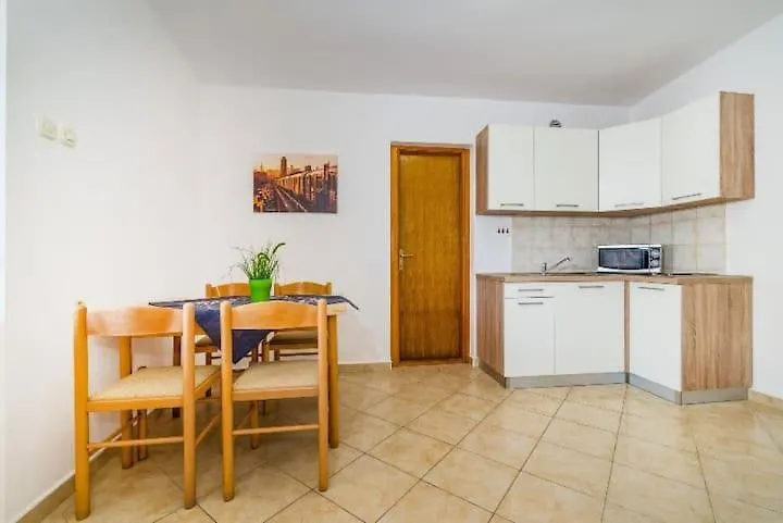 Apartment Apartmani Perinic Vrsi Croatia